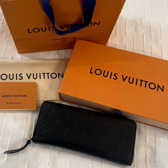 LOUIS VUITTON Zippy Wallet - Picture 2 of 8